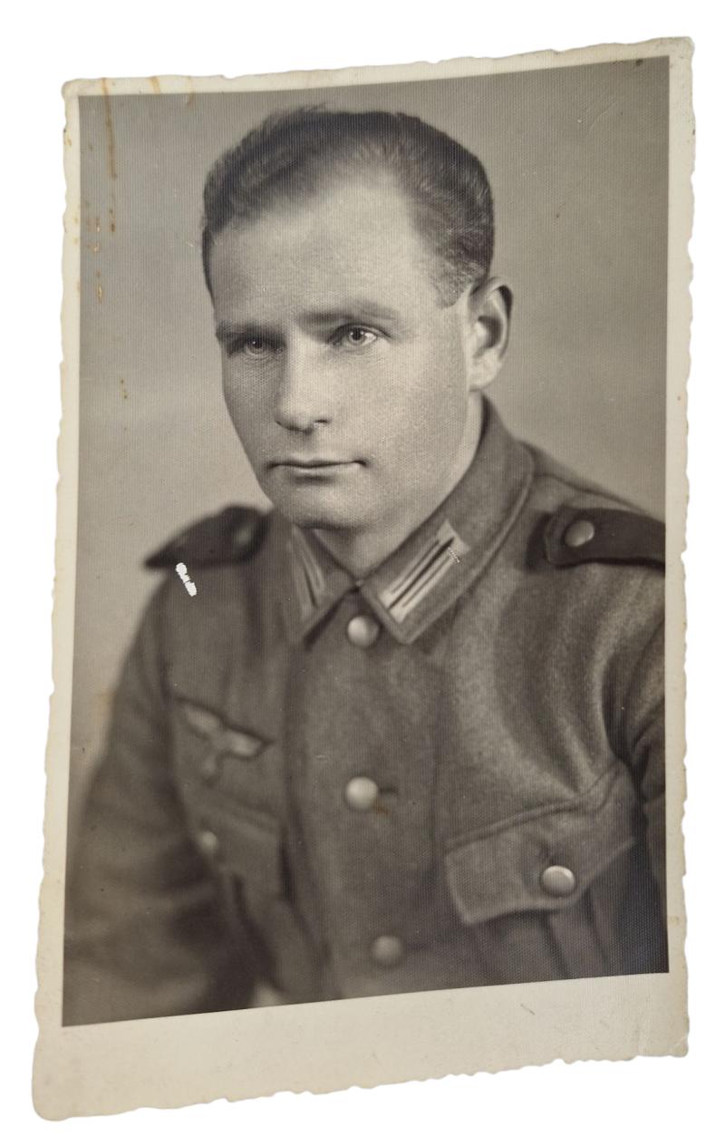 a nice picture of a German soldier