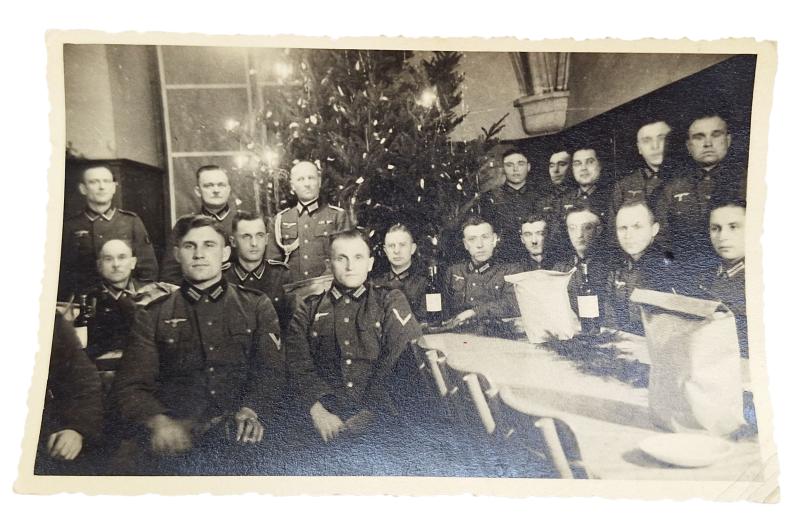 picture of a group off German soldiers