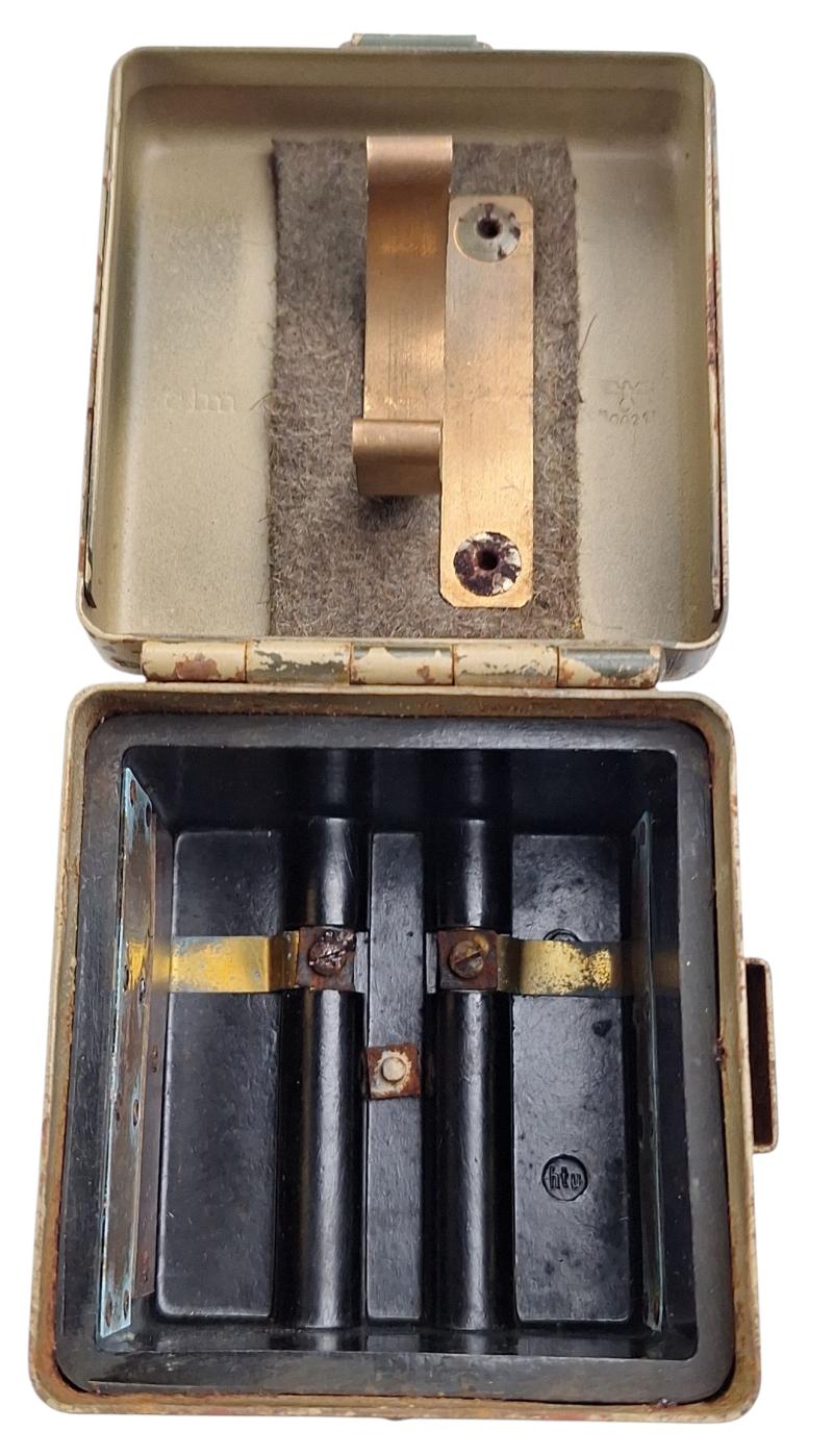 A wehrmacht battery box for optics reticle lights for the mg34/42