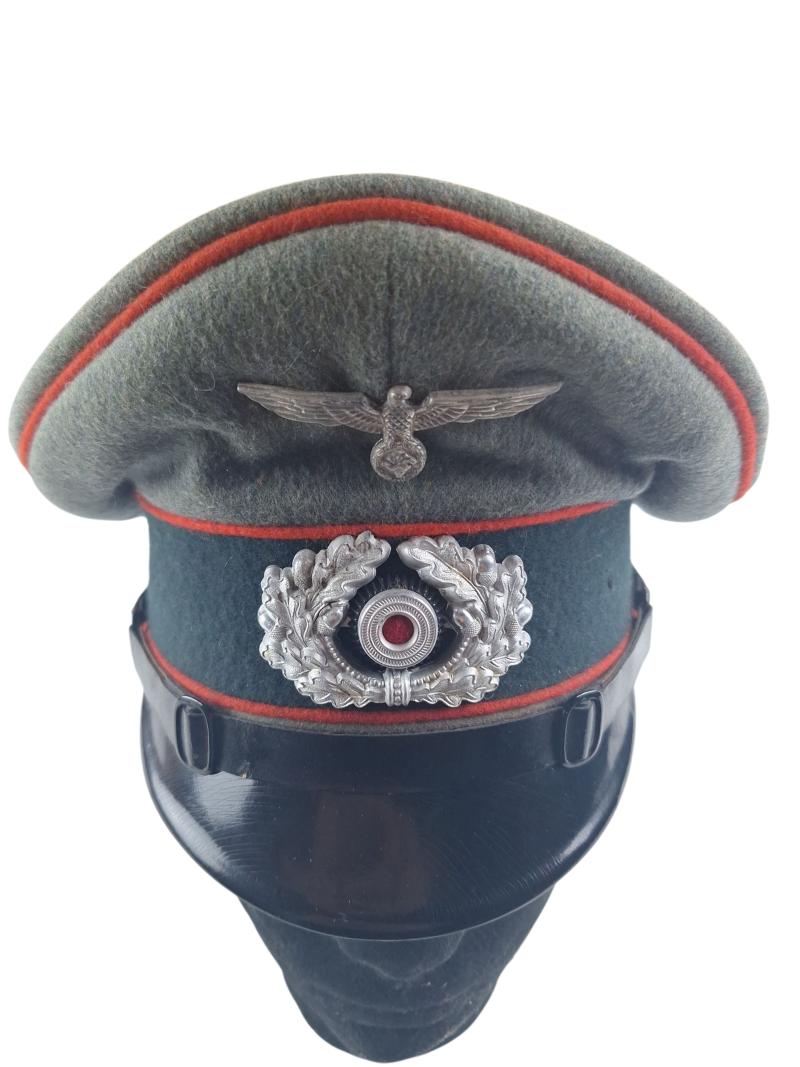a wehrmacht Heer Artillery Officers Schirmmütze