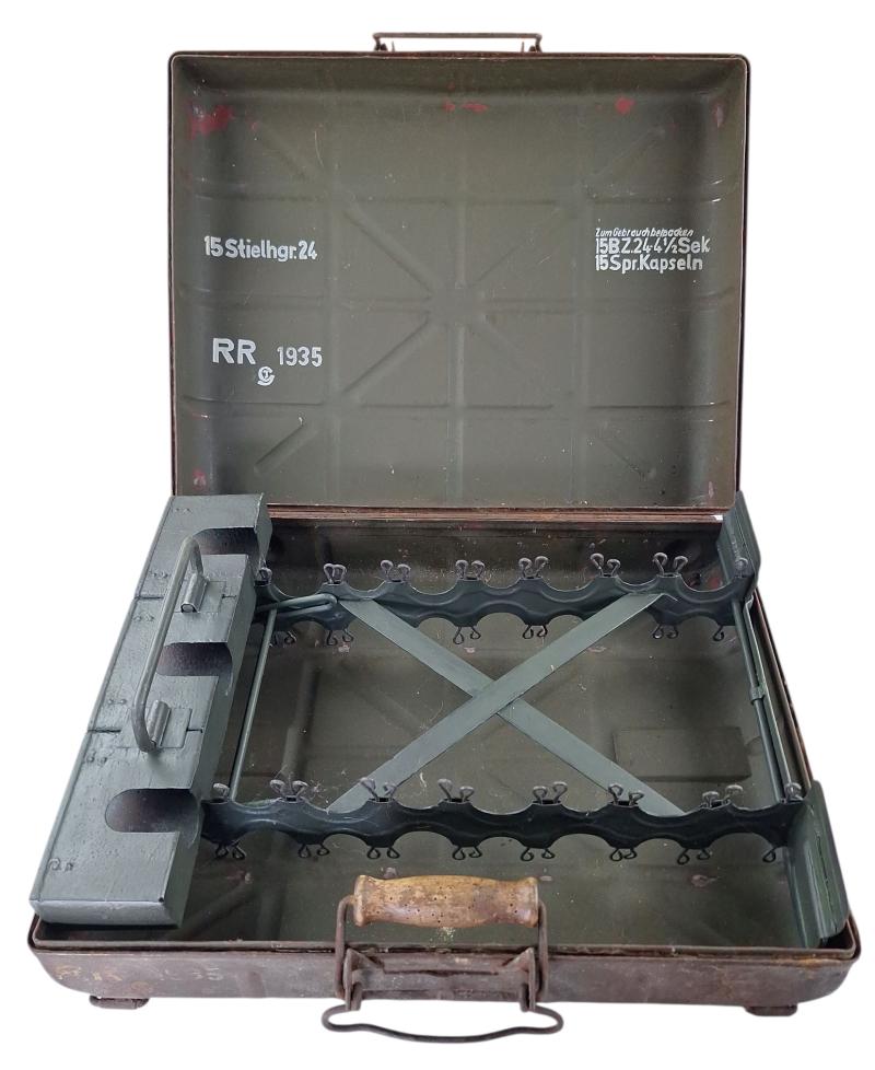 a rare Wehrmacht 15 Stielhgr. 24 Box RR1935,with inner rack