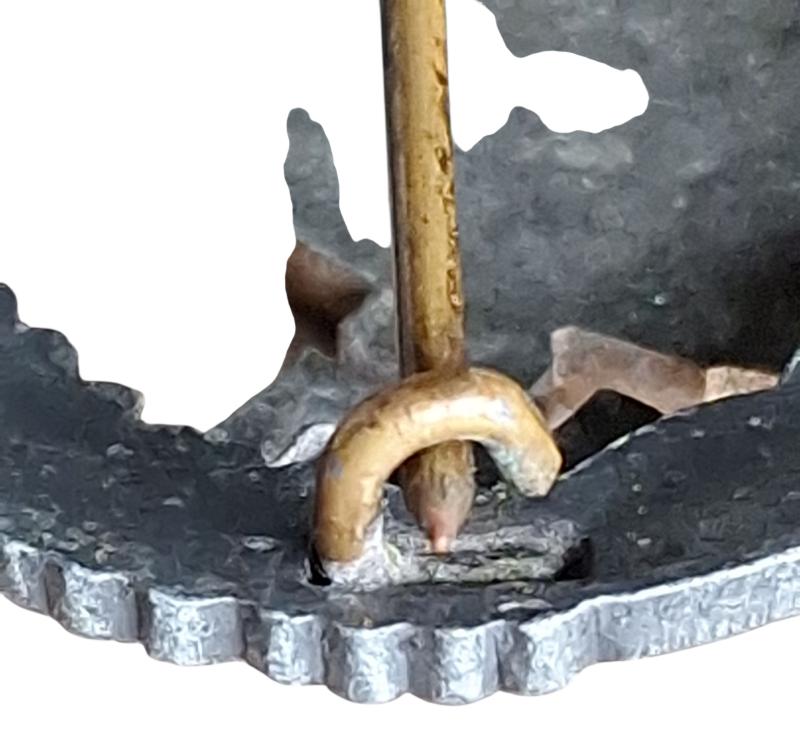 a german ww2 Fallschirmschützenabzeichen marked B&NL