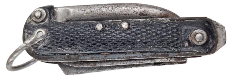 A british ww2 pocket knife