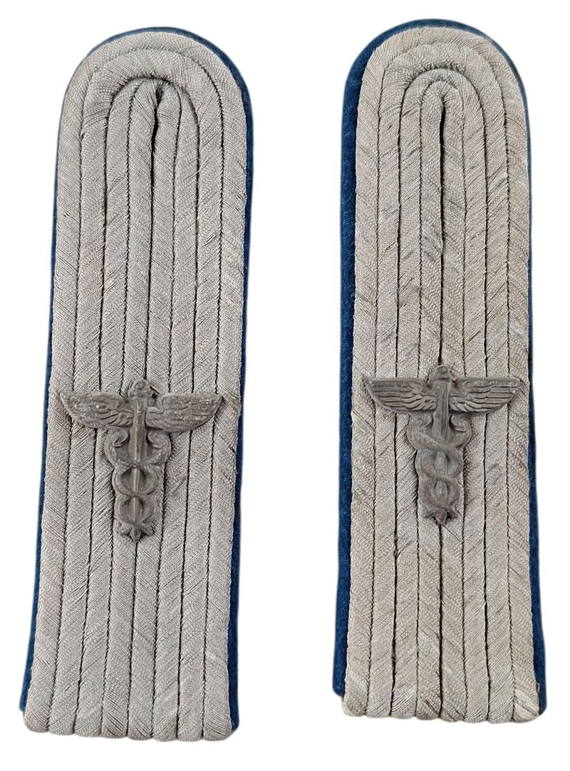 a set of Wehrmacht transport/supply shoulder pieces