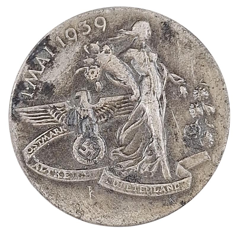 Press tinnie for Workers Day 1939