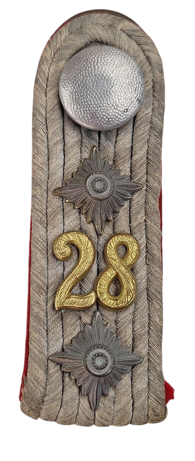 a artillery hauptmann shoulder strap Artillerie-Regiment 28