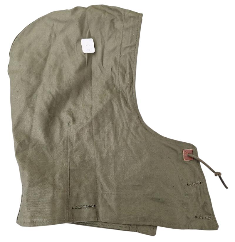 a US M1943 woman Field jacket hood