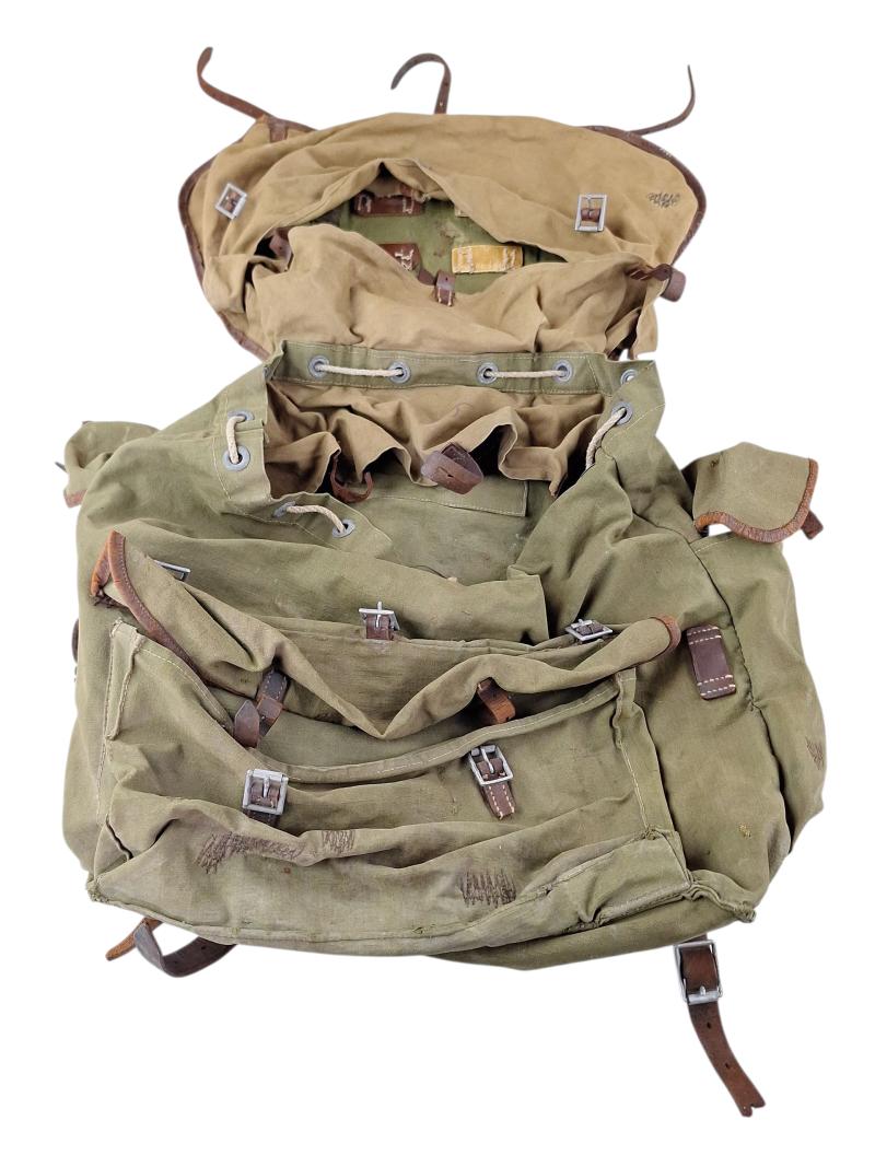a german ww2 ww2 gebirgs jager backpack