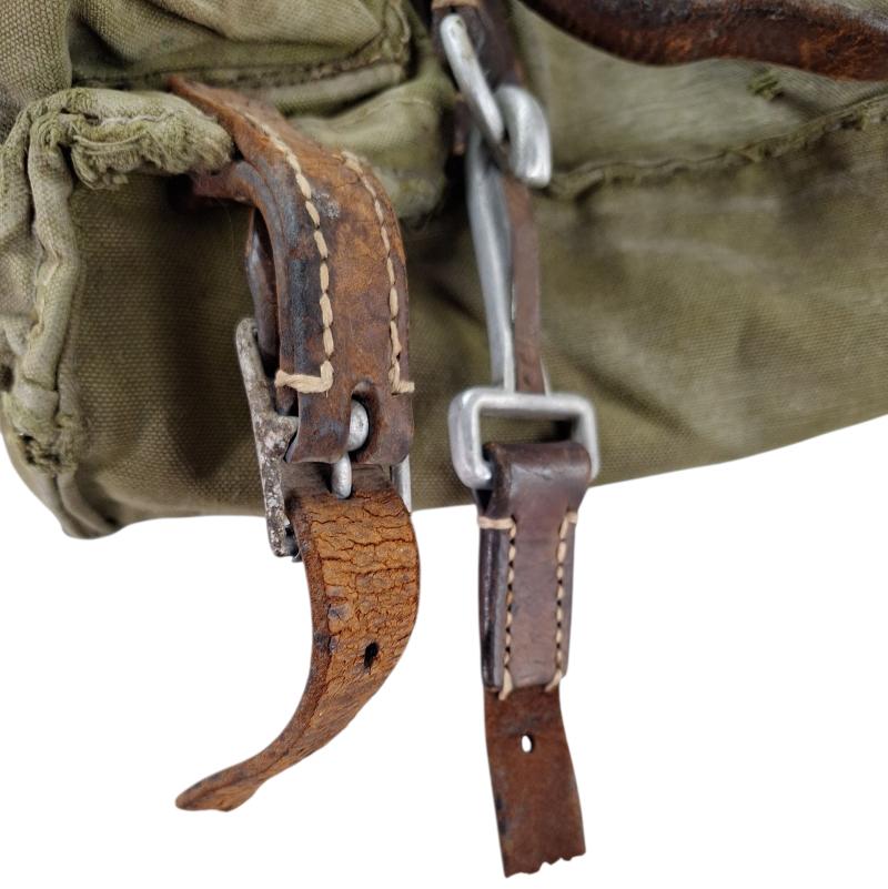 a german ww2 ww2 gebirgs jager backpack