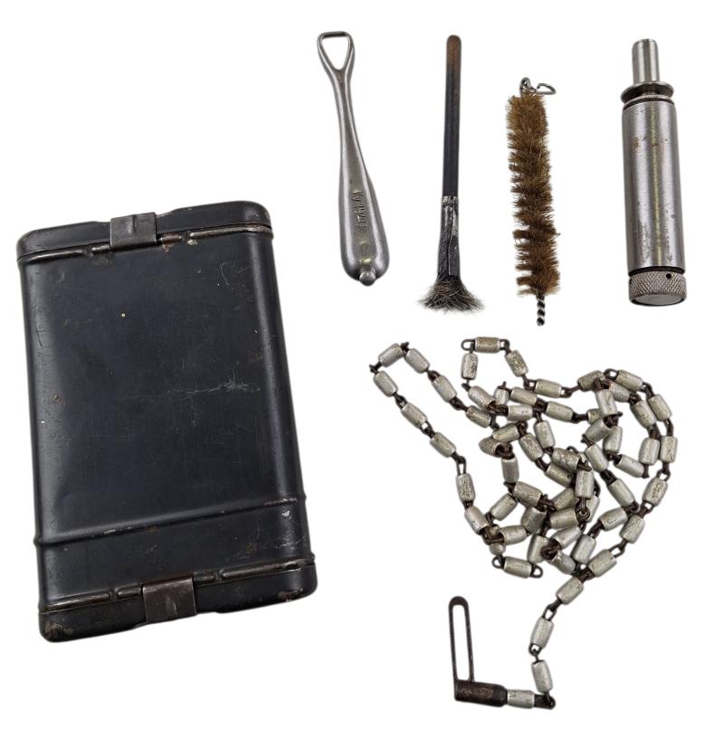 a german ww2 k98 cleaning box