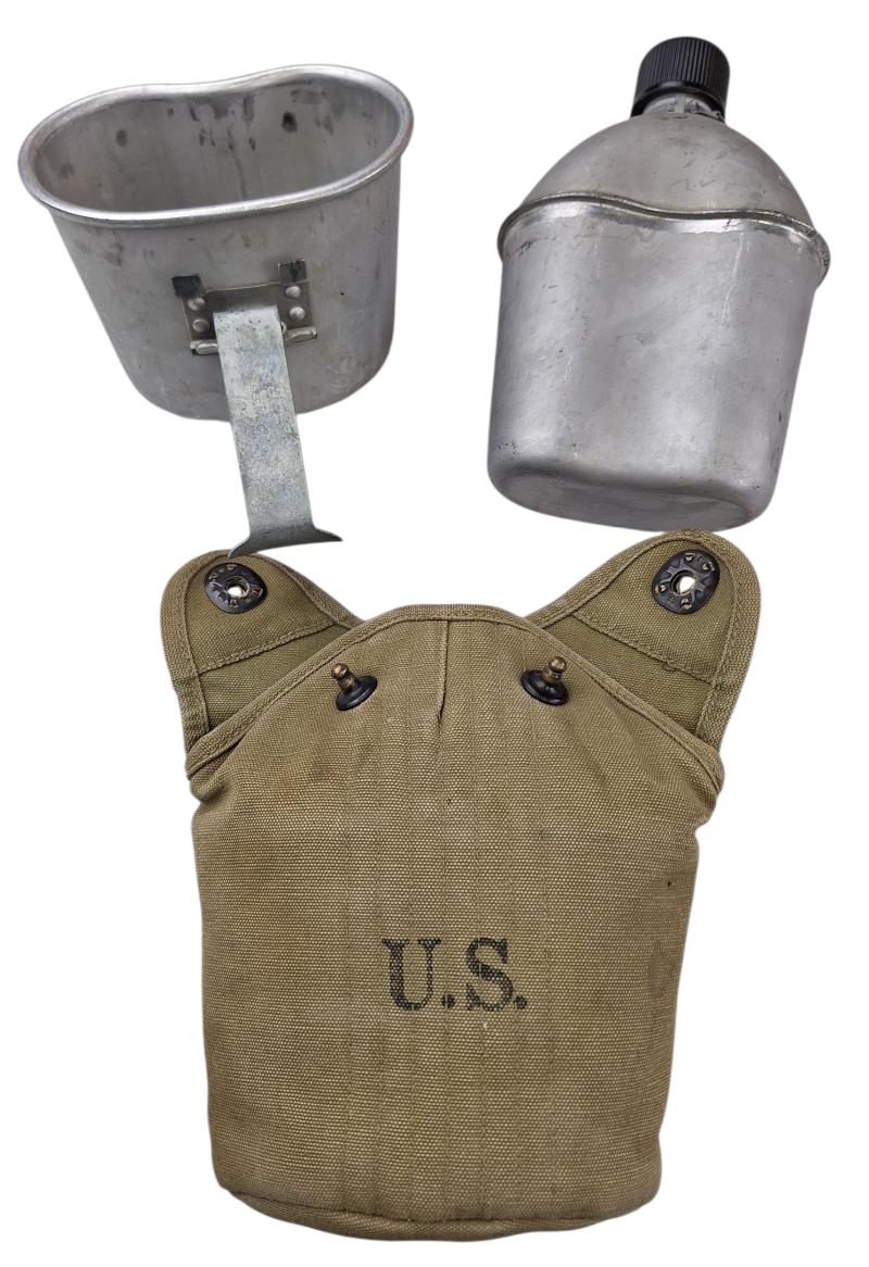 US WW2 Canteen and Cup in Pouch