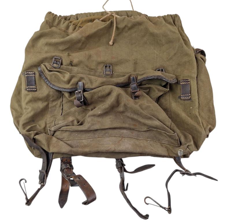 a german ww2 ww2 gebirgs jager backpack