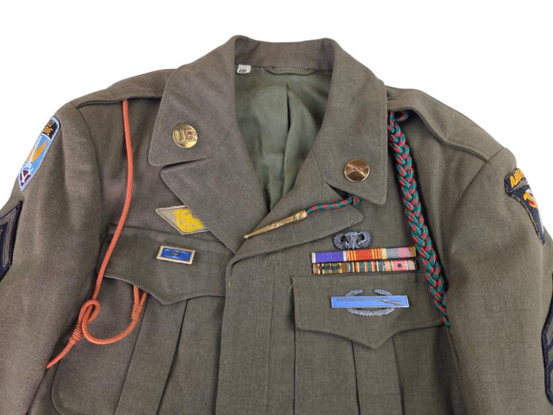 American 101 Airborne division Ike jacket