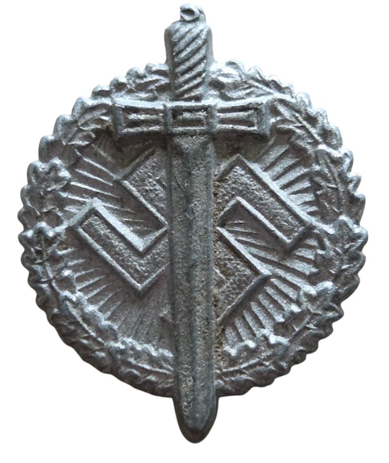a german ww2  nskov tinnie badge