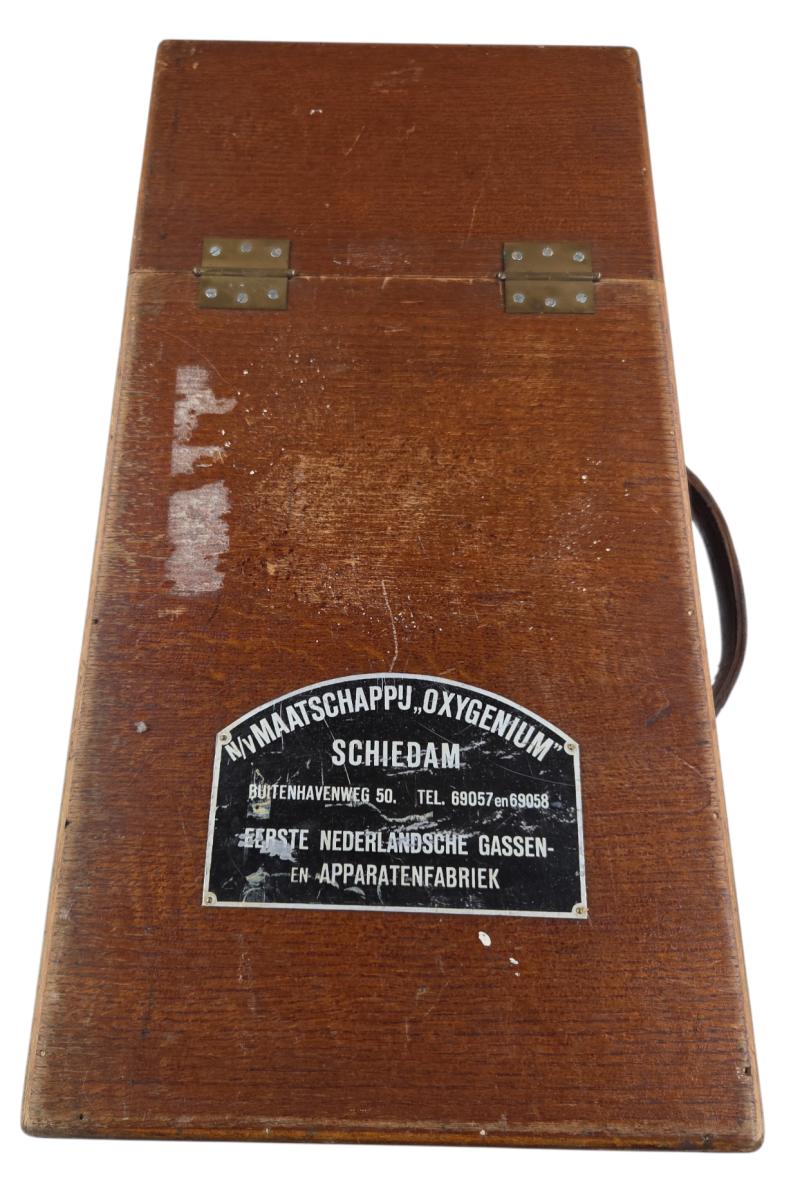 rare dutch ww2 period air protection  respiratory oxygen device