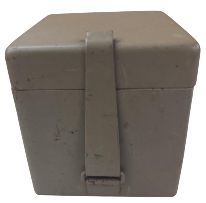A wehrmacht battery box for optics reticle lights for the mg34/42