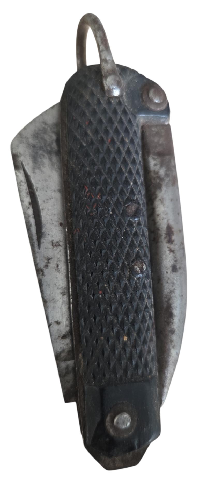 A british ww2 pocket knife