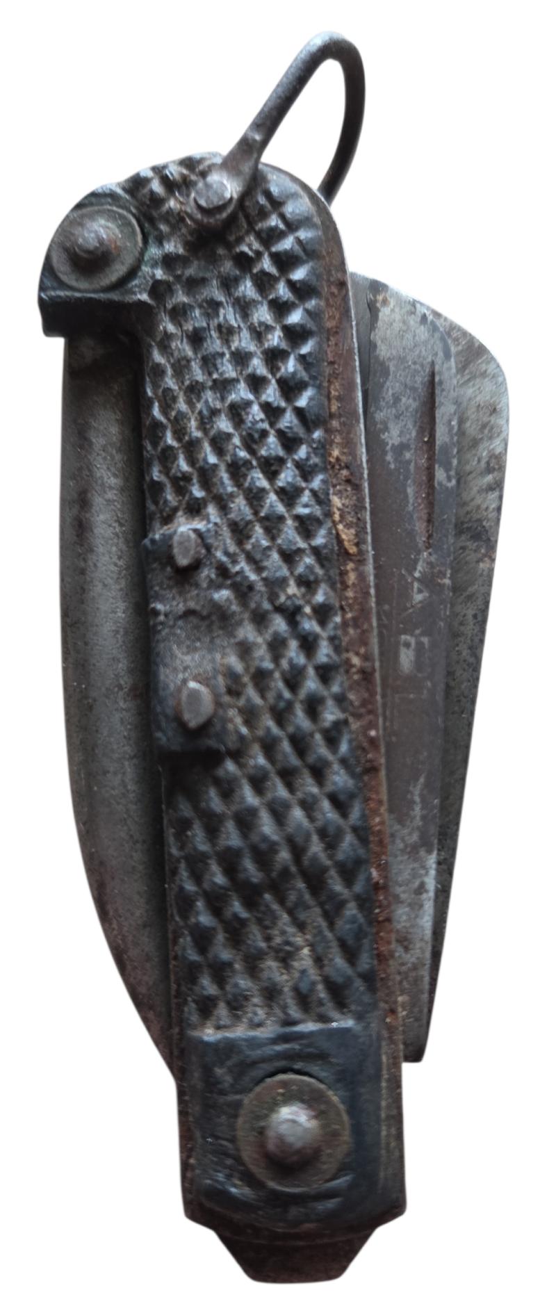 A british ww2 pocket knife