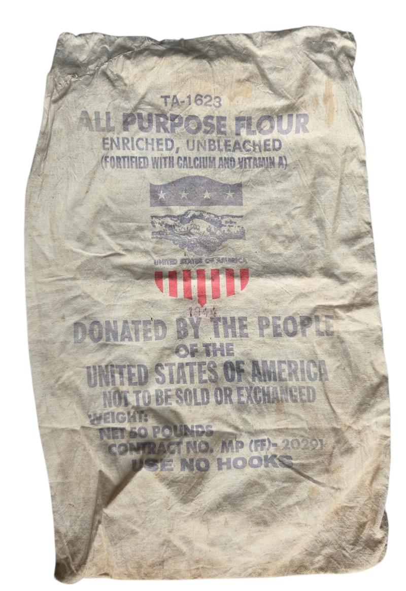 in used condition a US WW2 dropping food bag
