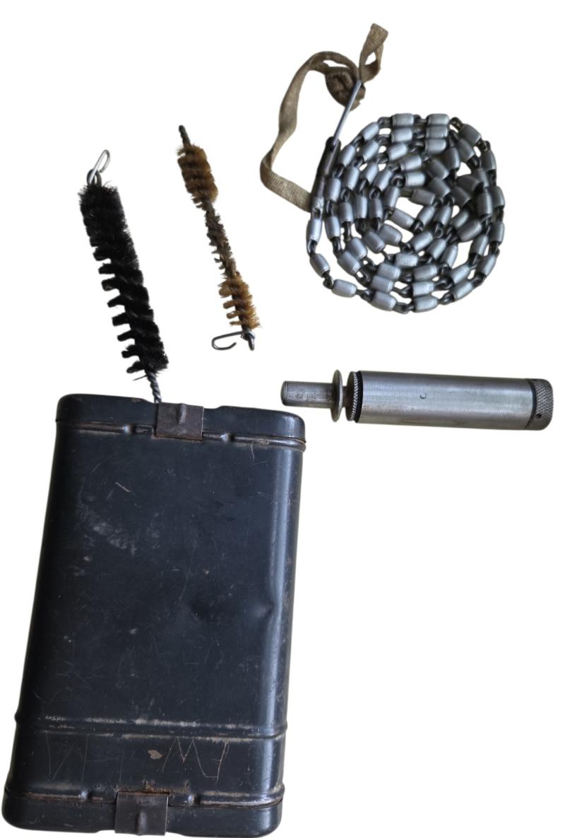 a german ww2 k98 cleaning box