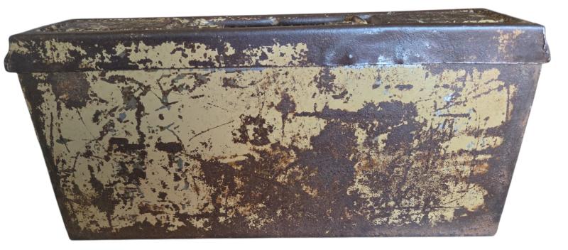 A wehrmacht tan mg 34/42 Ammunition Box