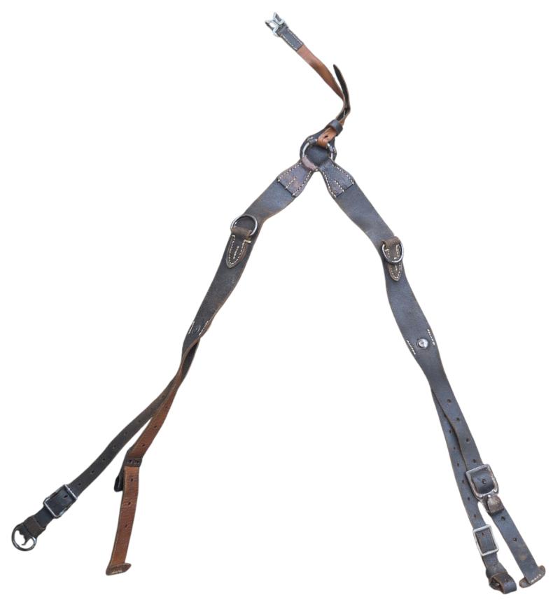 a Wehrmacht heer very late war combat y strap