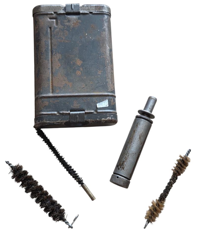 a german ww2 k98 cleaning box marked with 