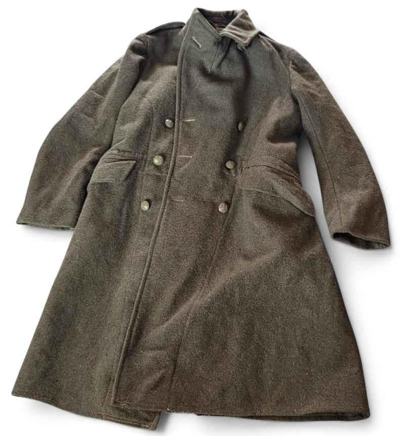 a British army  WW2 great coat in size no. 4