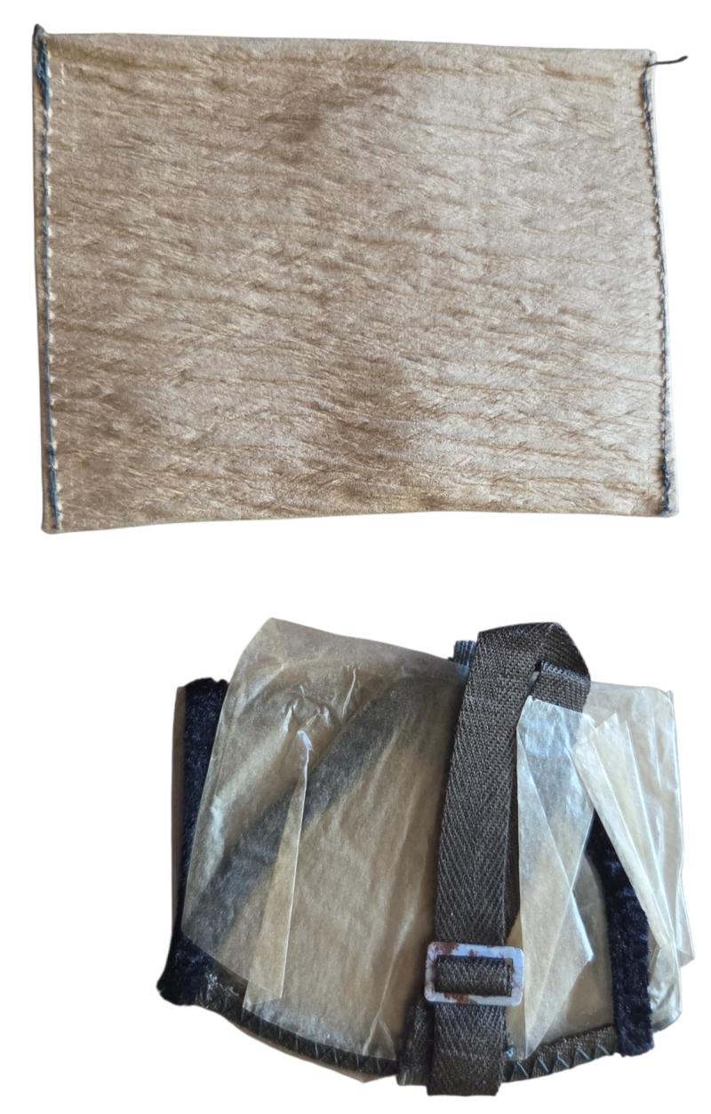 a German Dust goggles with pouch