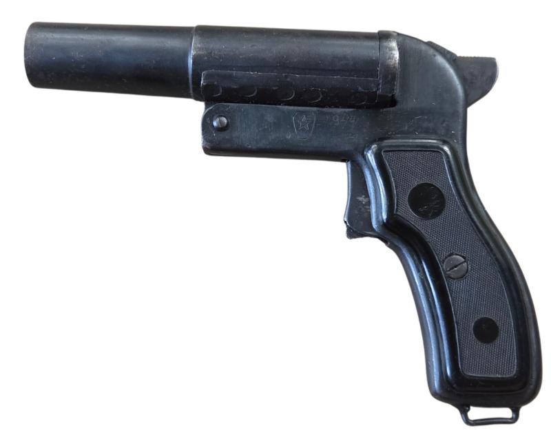 a Soviet/russia SPSh-44 Signal Pistol