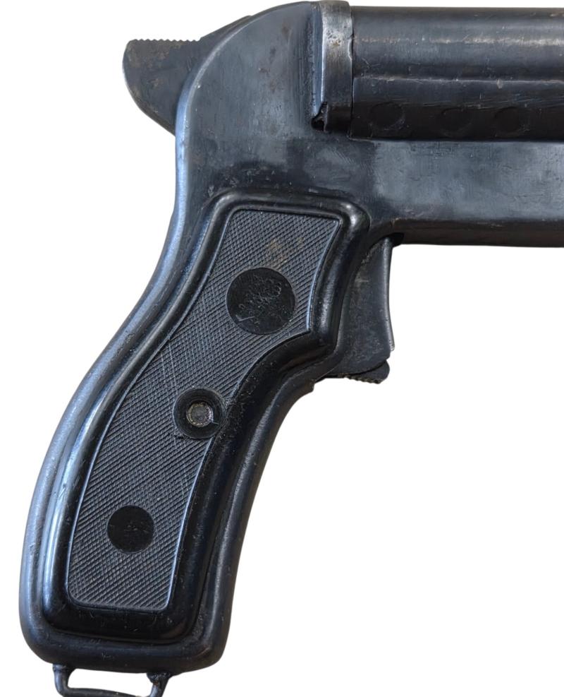 a Soviet/russia SPSh-44 Signal Pistol