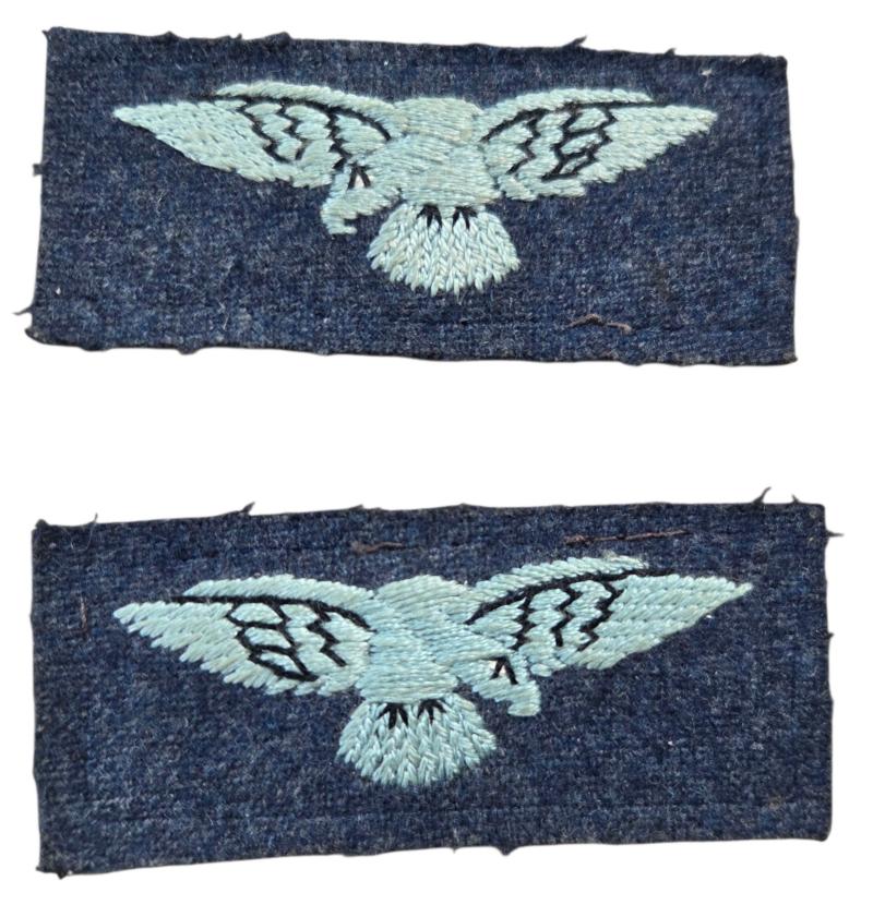 A set off ww2 RAF shoulder eagles