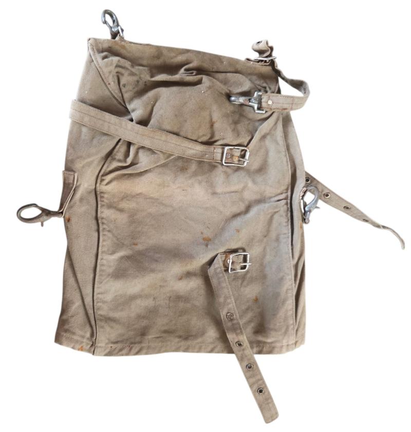 a ww2 Finnish Lathi/Suomi magazine bag