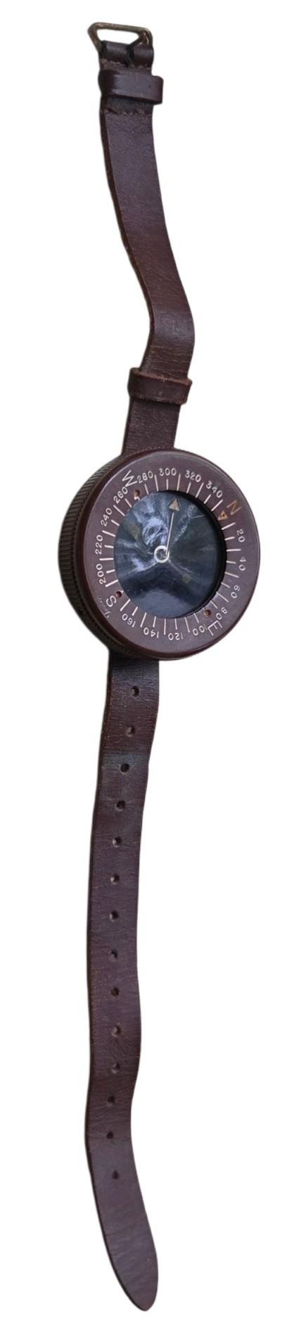 a us engineers/airborne wrist compass
