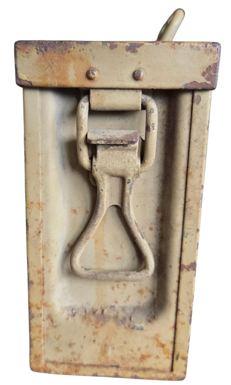 tan camouflaged ammunition box for the MG34 and MG42